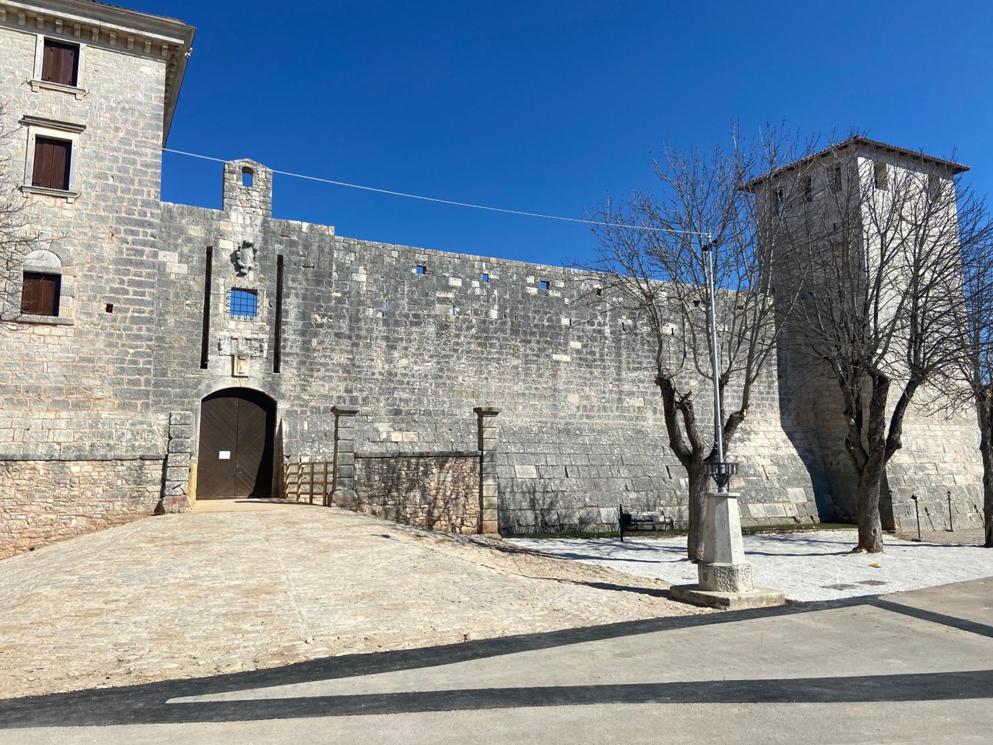 Teta Jana Apartment Smoljanci Luaran gambar