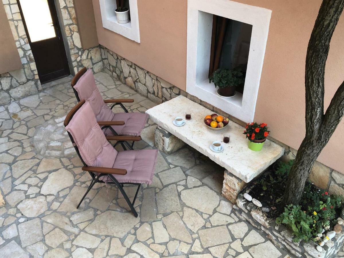 Teta Jana Apartment Smoljanci Luaran gambar