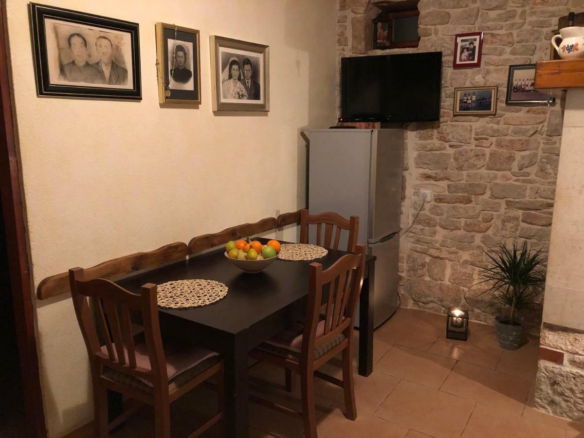 Teta Jana Apartment Smoljanci Luaran gambar