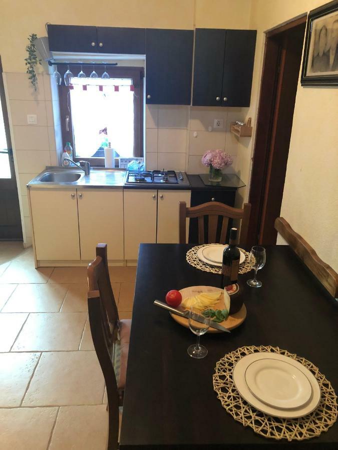 Teta Jana Apartment Smoljanci Luaran gambar