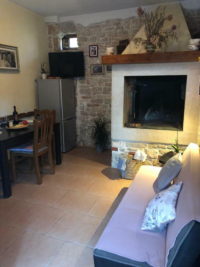 Teta Jana Apartment Smoljanci Luaran gambar